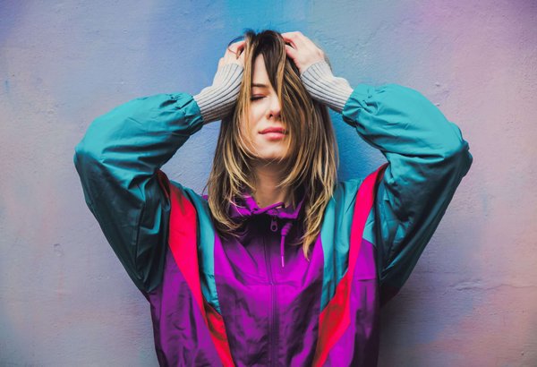 Comment porter des baskets tout en restant chic ?